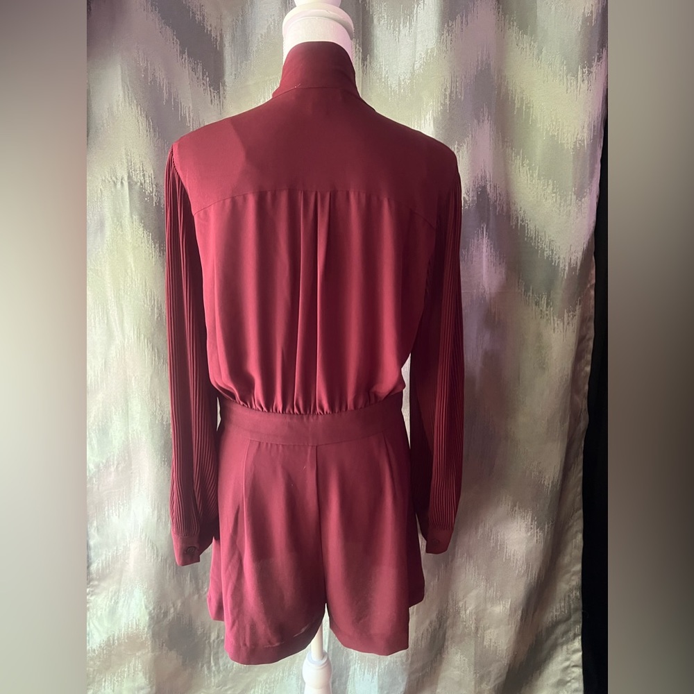Michael Kors Beautiful burgundy color jumpsuit with cute design. Very cute S10 - Picture 14 of 14